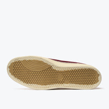 Load image into Gallery viewer, Military Felt Low Top - Bordeaux