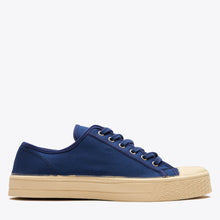 Load image into Gallery viewer, Military Gum Low Top - Navy