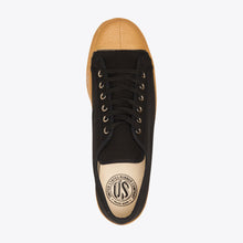 Load image into Gallery viewer, Military Gum Low Top - Black