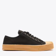 Load image into Gallery viewer, Military Gum Low Top - Black